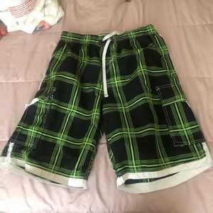 Men’s board shorts / swim trunks